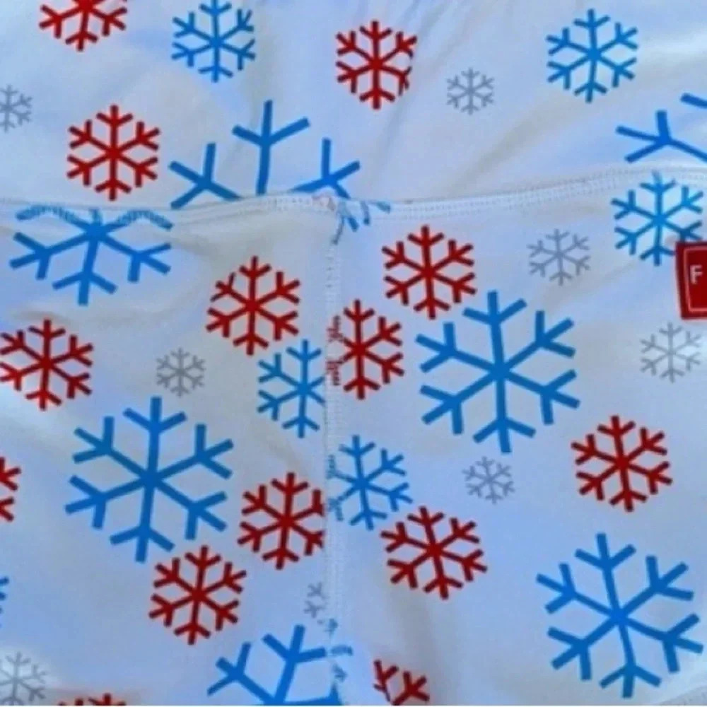 🎄Fleo Christmas Abbott snowflakes, Half Moon, & Red Triangle Shorts 🎄Small